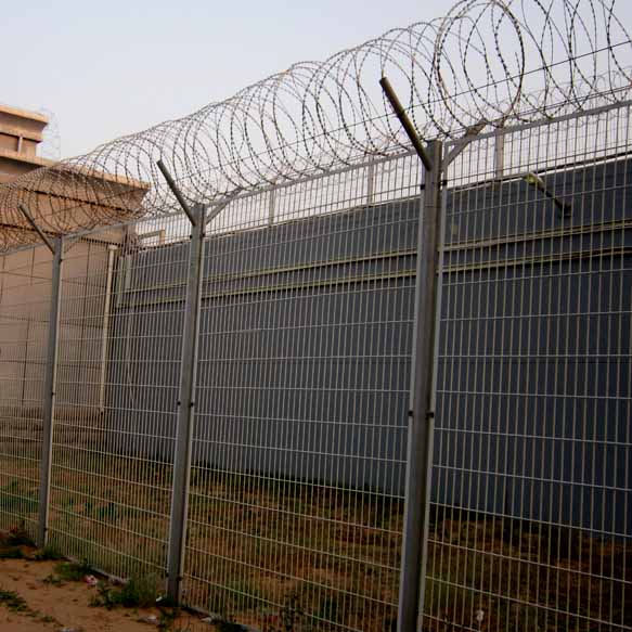 獄墻通道隔離網施工案例