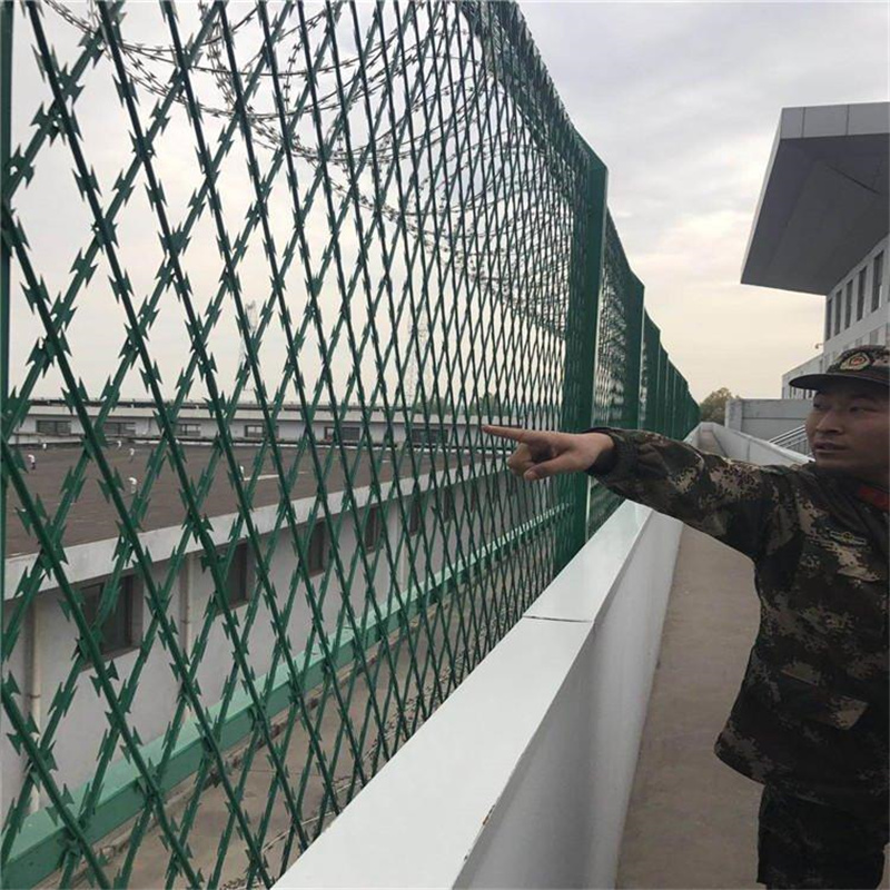 監獄刀片鋼網墻圖片4