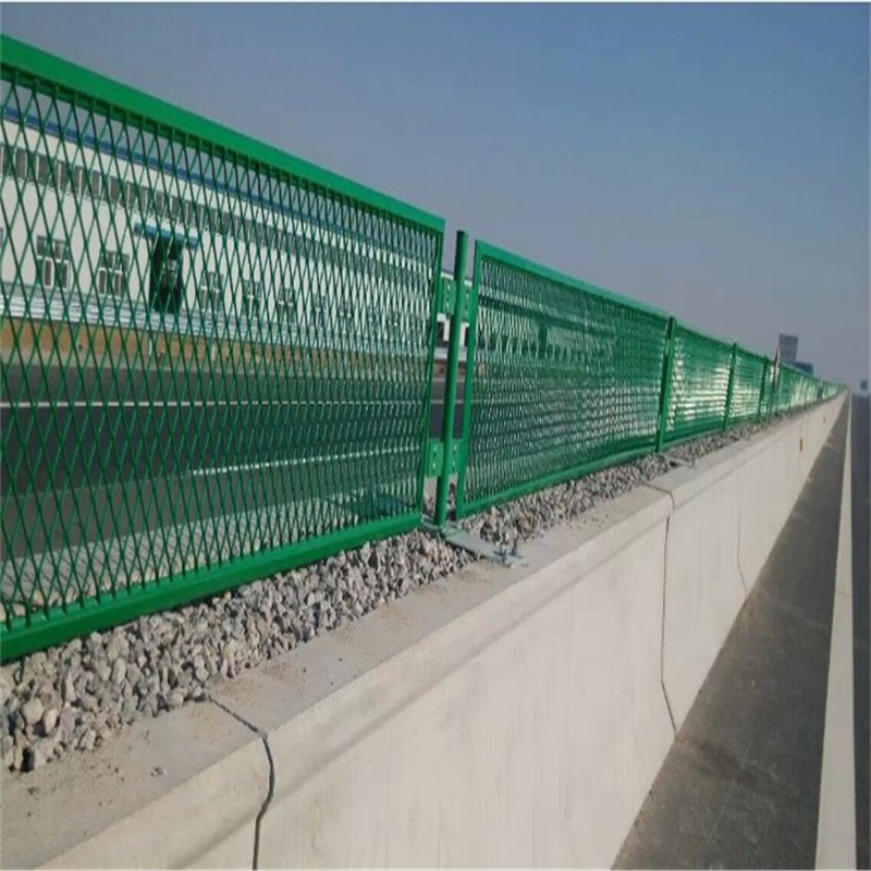 鋼板網護欄圖片1