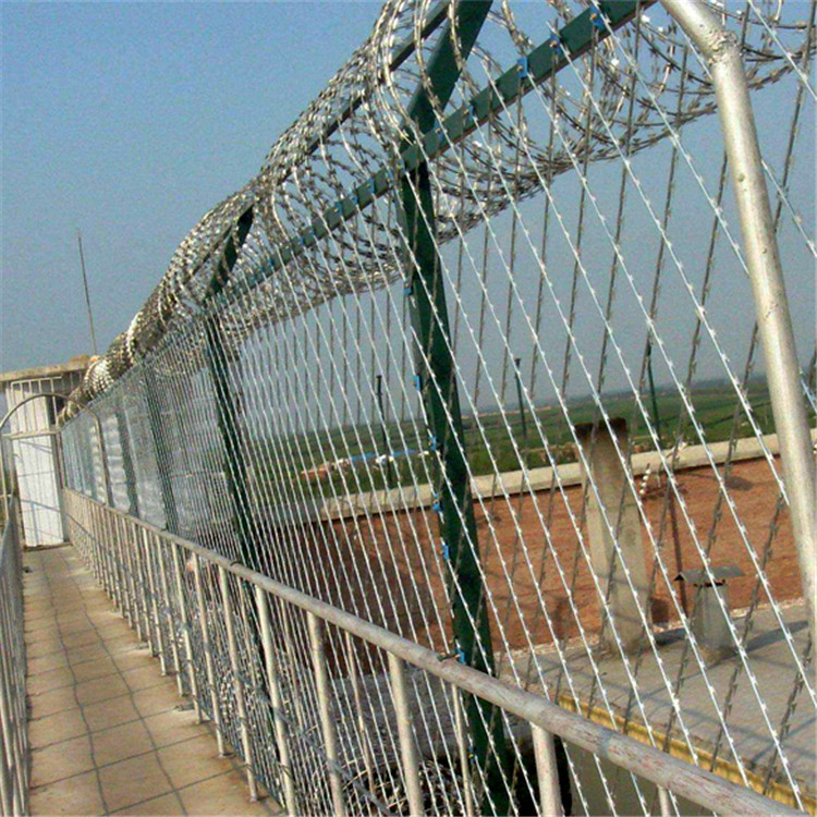 監獄刀片鋼網墻圖片1