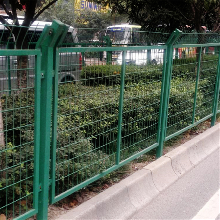 浸塑公路護欄網圖片3