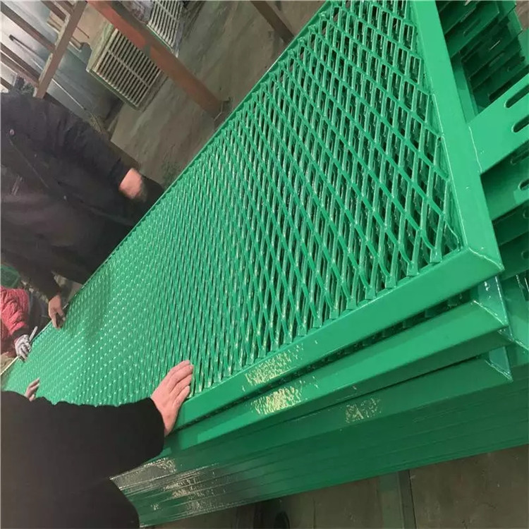 夜間燈光隔離網圖片2