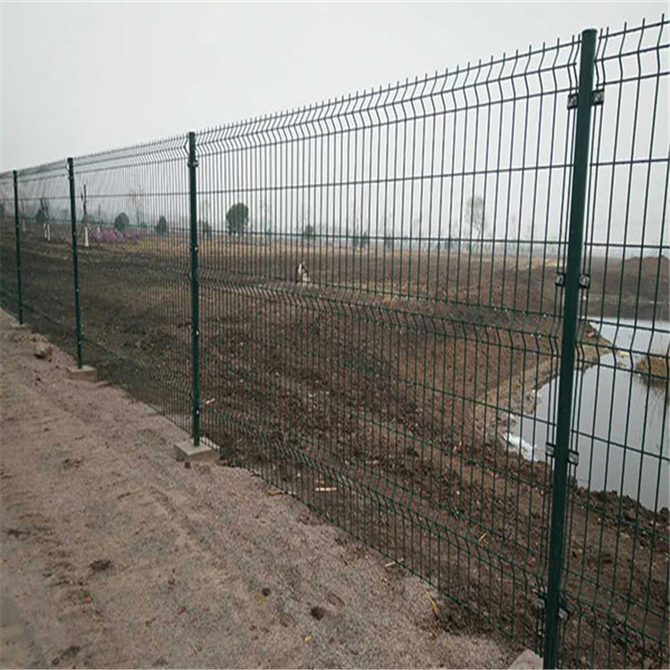 圍地金屬網(wǎng)護欄圖片3
