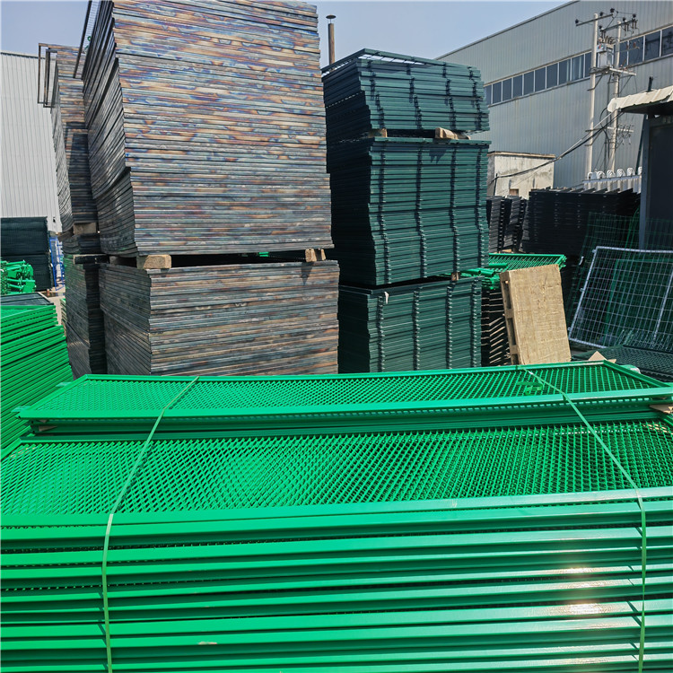 鋼板網護欄網圖片2 鋼板網護欄網圖片2