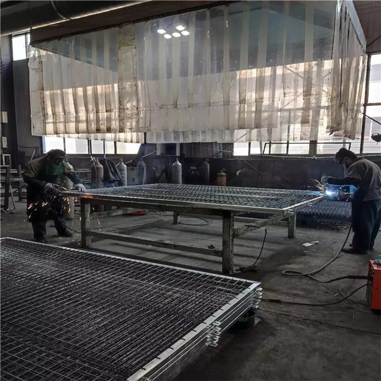 土地鐵絲隔離網