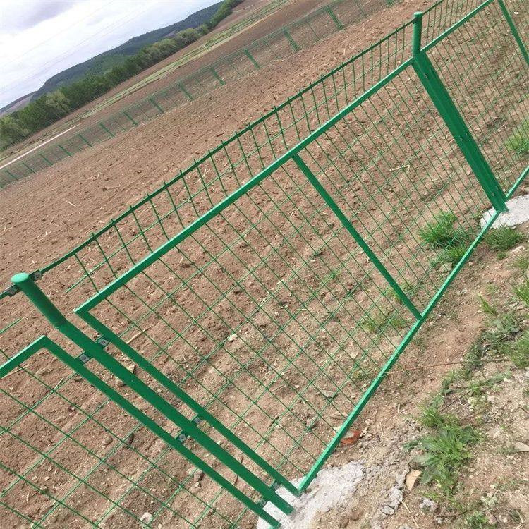 鐵絲網(wǎng)護(hù)欄圖片4 鐵絲網(wǎng)護(hù)欄圖片4